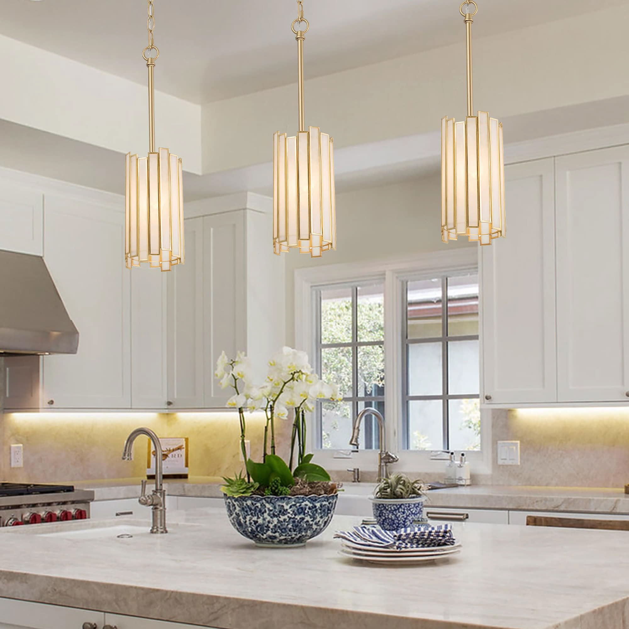 Adding Elegant Ambiance with a Black Dining Room Pendant Light ...